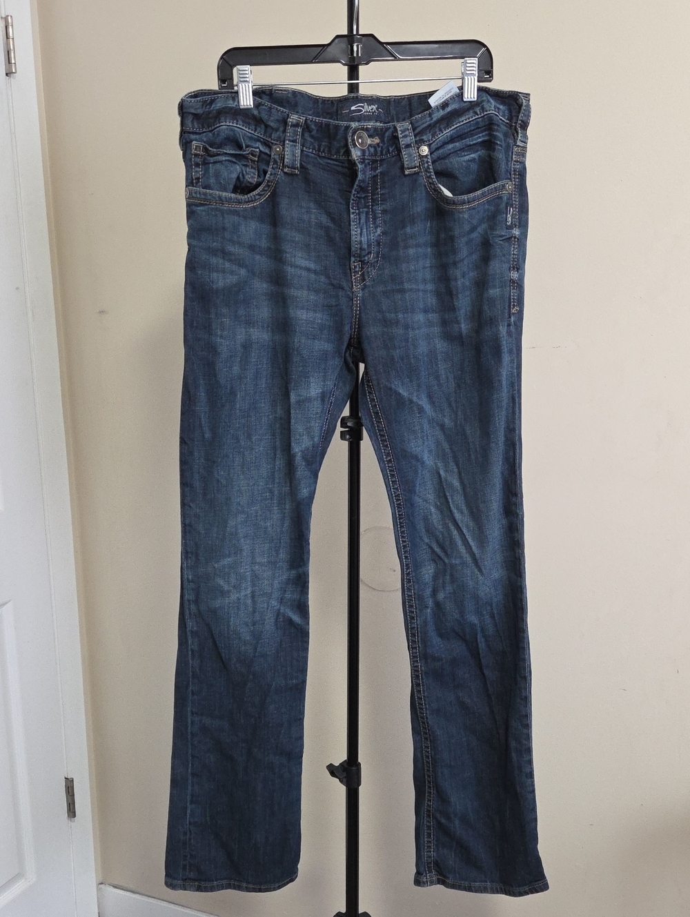 Silver Jeans Grayson Men's Straight Leg Jeans in Blue Denim Wash